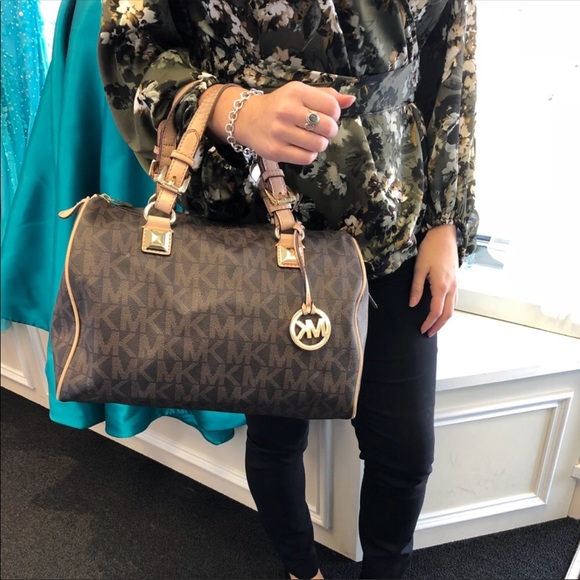 Michael Kors Handbags - Authentic MICHEAL KORS SATCHEL